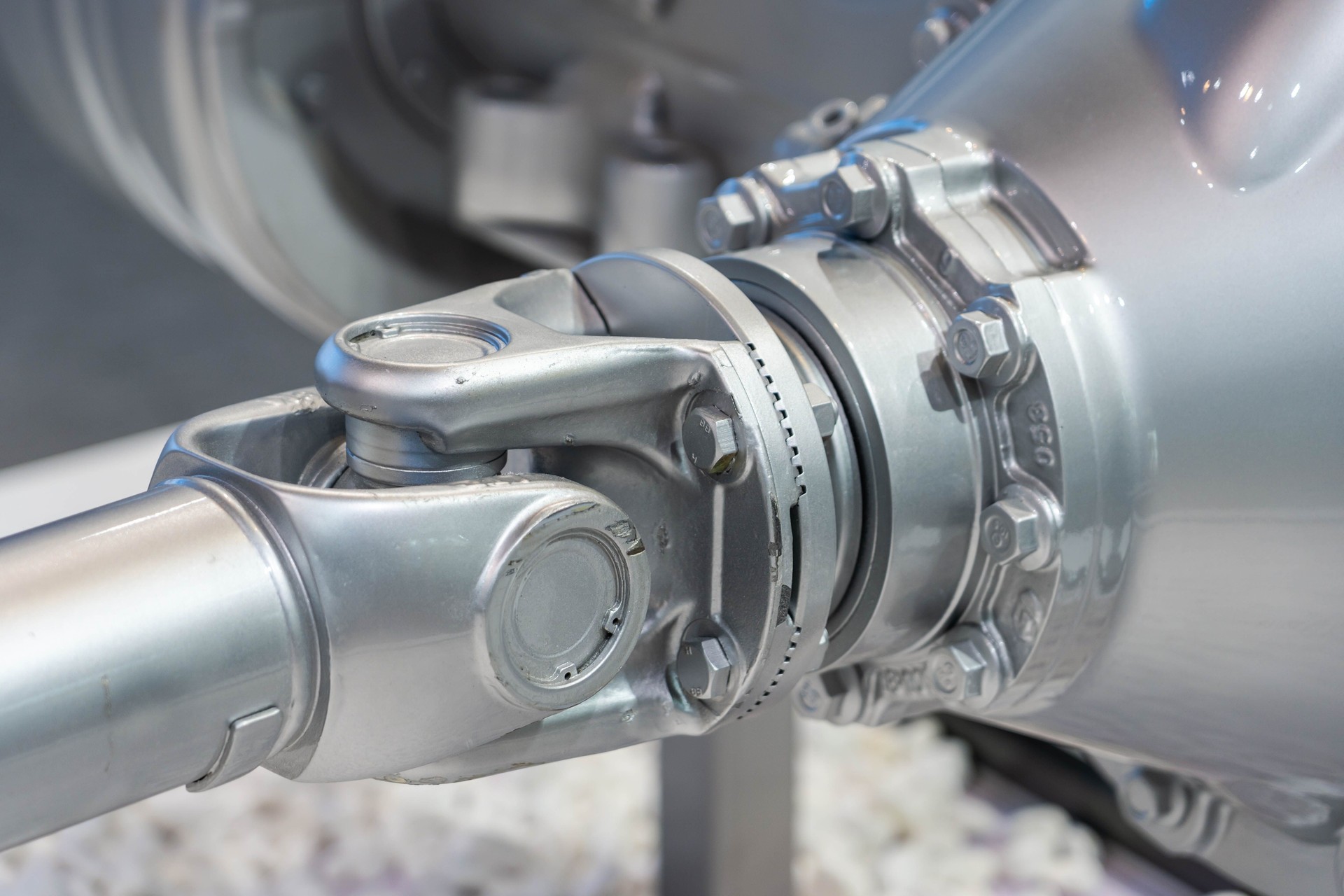 Machine connection joint